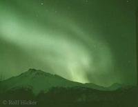 The Brooks Range provides a natural mountain theatre for the Northern Lights and nature pictures in Alaska.
