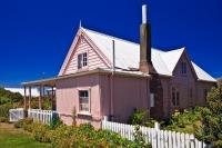 The Fyffe House is a charming colorful house in Kaikoura on the South Island of New Zealand.