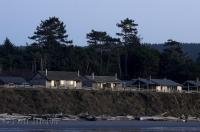 The beach front cabins of the Kalaloch Lodge are great for family vacations on the Olympic Peninsula of Washington, USA.