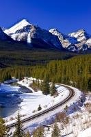 A well known and popular tourist destination in the Canadian Rockies, Banff National Park offers visitors spectacular scenery and mountain vistas no matter what the season. During winter snow and ice cover the landscape making it a magical wonderland.