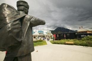 photo of skagway centennial statue