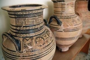 photo of archaeological vases