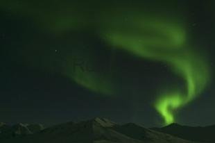 photo of Northern Lights Pictures Mountain Range