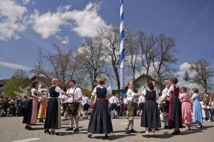 photo of Maibaum Finale