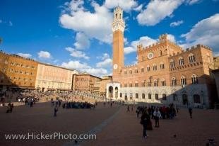 photo of Palazzo Pubblico Torre Del Mangia Piazza Del Campo Siena Tuscany Italy