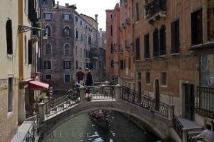 photo of Ponte Dei Bareteri Venice Italy Waterways