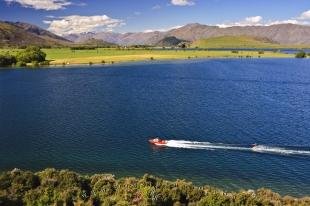 photo of Water Skiing Lake Wanaka