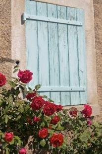 photo of Window Flower Arrangement Ponte Du Loup Provence