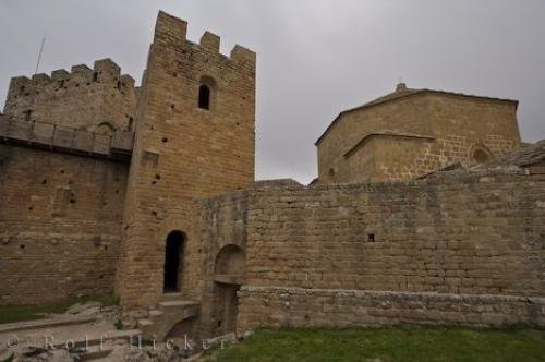 Photo: 
Aragon Castle