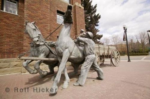 Photo: 
bronze statues