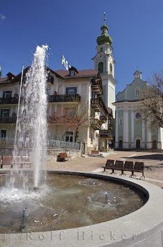 Photo: 
Circular Fountain South Tyrol Italy
