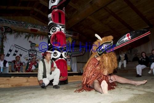 Photo: 
cultural dance of native with mask