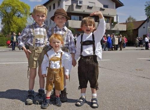 Photo: 
Cute Bavarian Costumes