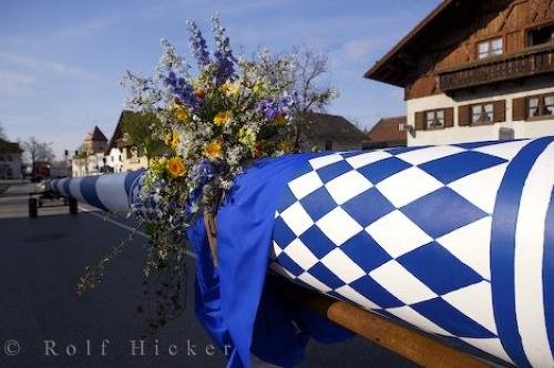 Photo: 
Decorated Maibaum Putzbrunn