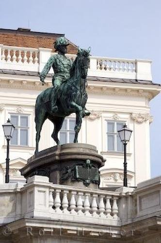 Photo: 
Equestrian Statue Vienna