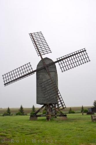 Photo: 
European Windmill Etzikom Windpower Centre Alberta