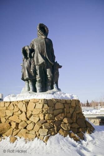 Photo: 
fairbanks monument