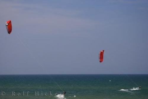 Photo: 
Kitesurfers