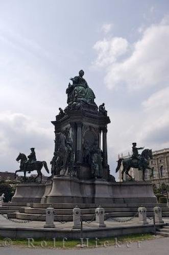 Photo: 
Maria Theresa Square Vienna