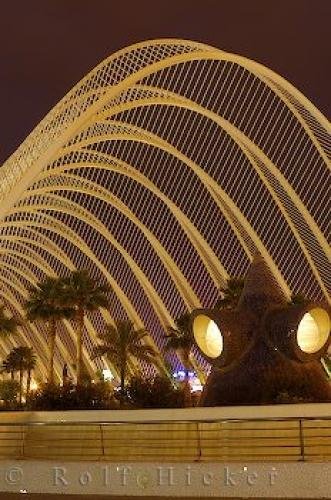 Photo: 
Picture Of LUmbracle Valencia Spain