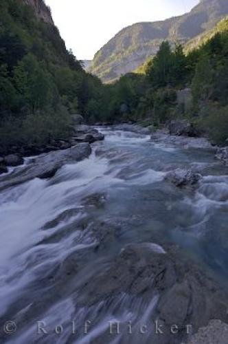 Photo: 
River Ara Pyrenees Mountain Valley Aragon