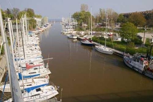 Photo: 
oakville harbour