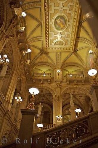 Photo: 
Staatsoper Theatre Vienna