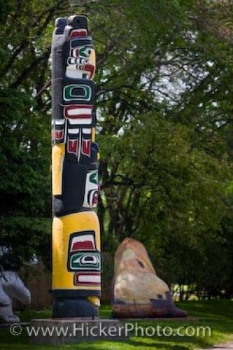 Photo: 
Totem Pole Kwakiutl First Nations Art Winnipeg Manitoba