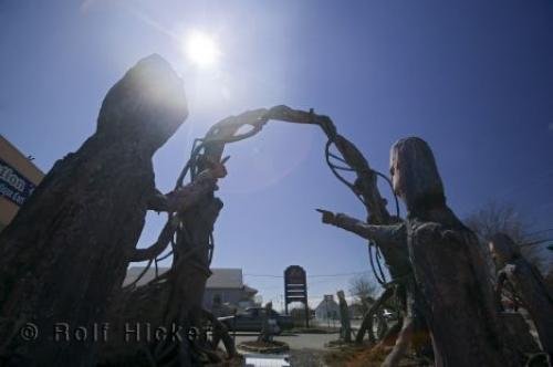 Photo: 
tree sculpture sainte flavie