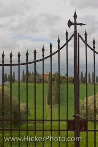 Photo: 
Villa Gate Tuscan Countryside Siena Tuscany Italy