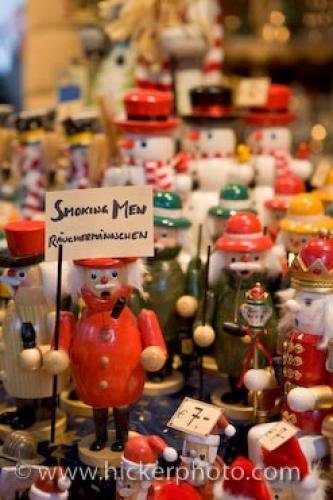 Photo: 
Unique Christmas Gift Idea Smoking Men Ornaments