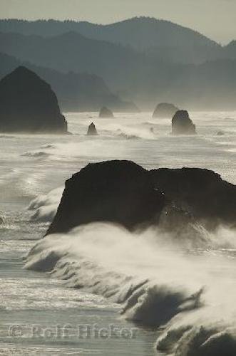 Photo: 
Oregon Winter Storm Waves Crashing