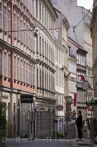 Photo: 
Kaerntnerstrasse Vienna Austria