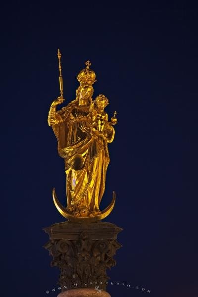 Photo: 
Golden Statue Virgin Mary Marienplatz Munich Germany